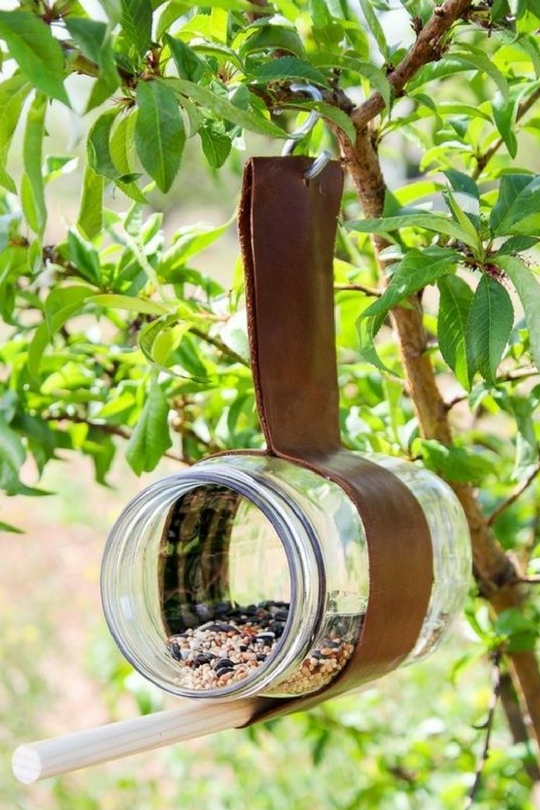 Jar bird pocket