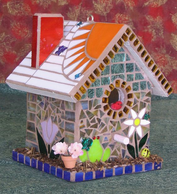 Birdhouse decor