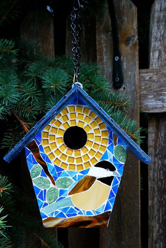 Birdhouse decor