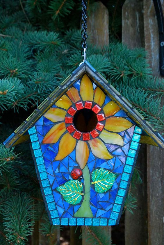 Birdhouse decor