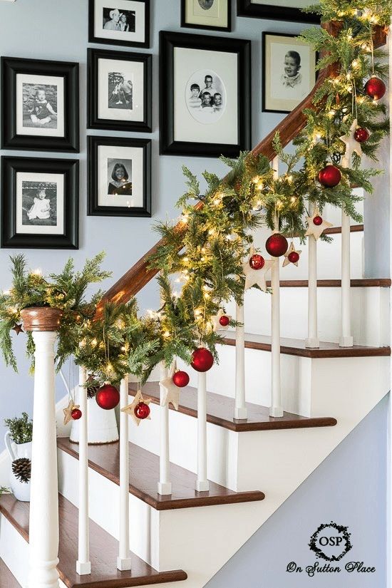 Vánoční dekorace schody