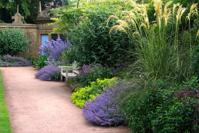 Aménagement paysager d'une parcelle de jardin