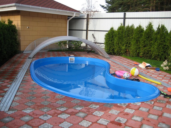 Swimming pool for summer cottages