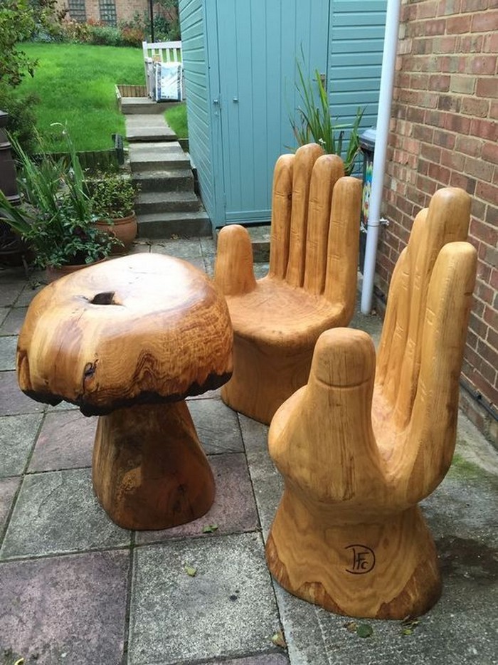 dřevěné lavice