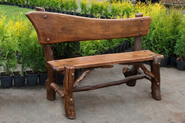 Dřevěné lavičky