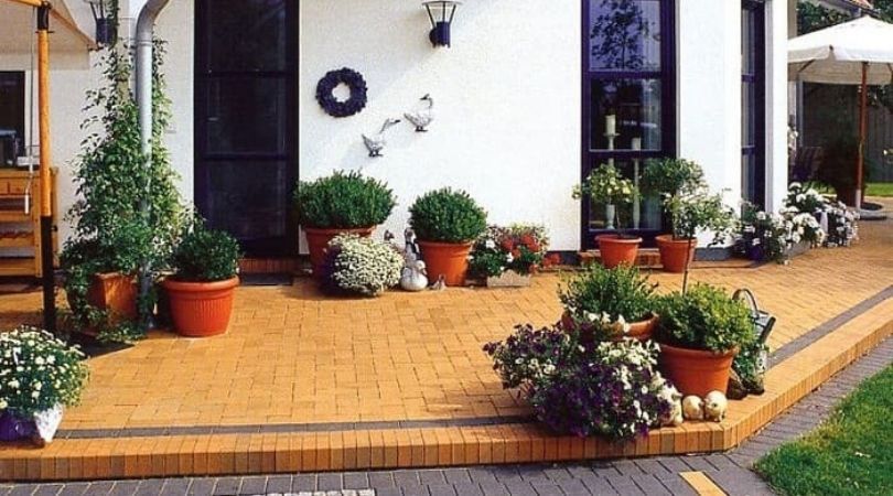 terrasse ouverte sur la maison