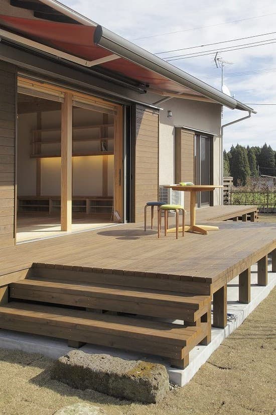 dřevěná terasa k domu